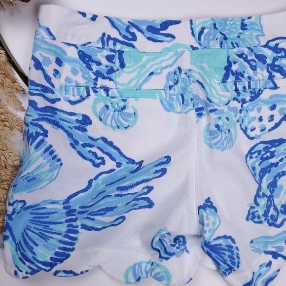 Lilly Pulitzer The Buttercup Blue White Scallop Floral Cotton Shorts Siz… - Picture 2 of 16